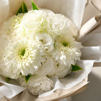 【そのまま飾れるMサイズ】エメヴァレフルール?&BLANK bracket お悔やみBouquet BF003