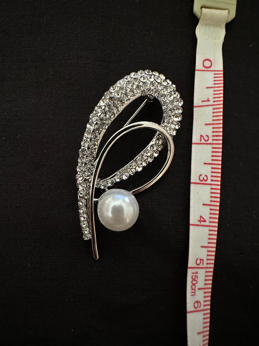 Bijou pearl (brooch)　①